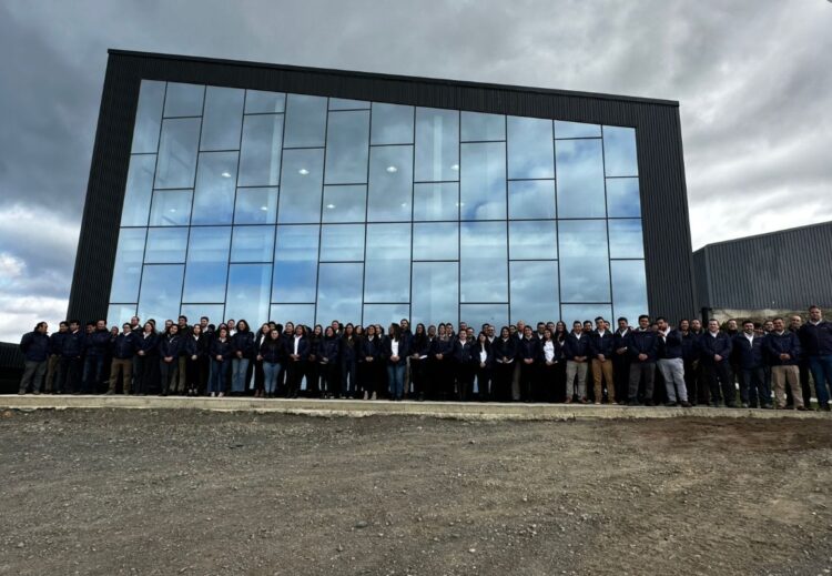 Aquachile inaugura moderna planta de procesos en Puerto Natales