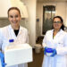 Dra. Johanna Hol Fosse y Adriana Magalhaes Santos trabajan para implantar la secuenciación unicelular como método en el Instituto Veterinario Noruego.