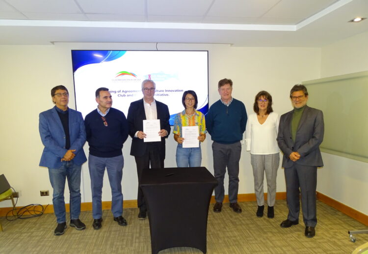 Club de Innovación Acuícola y Gill Health Initiative firman convenio
