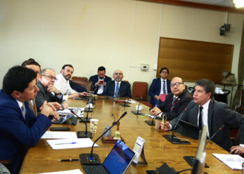 Anuncian mesa nacional sobre robo de salmón