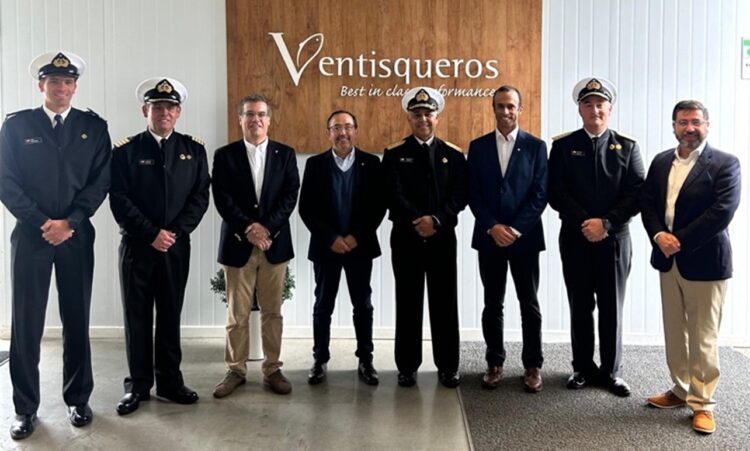 Ventisqueros robustece trabajo público-privado y recibe a Vicealmirante de Directemar. Créditos: Ventisqueros.