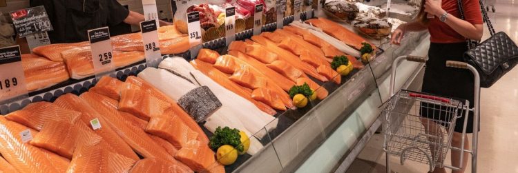 Salmón noruego experimenta crecimiento en volumen y valor