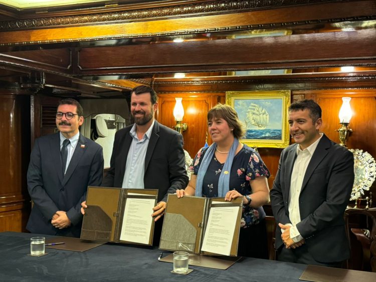 Histórico: Consejo del salmón y gremios de Brasil y Ecuador firman inédito acuerdo