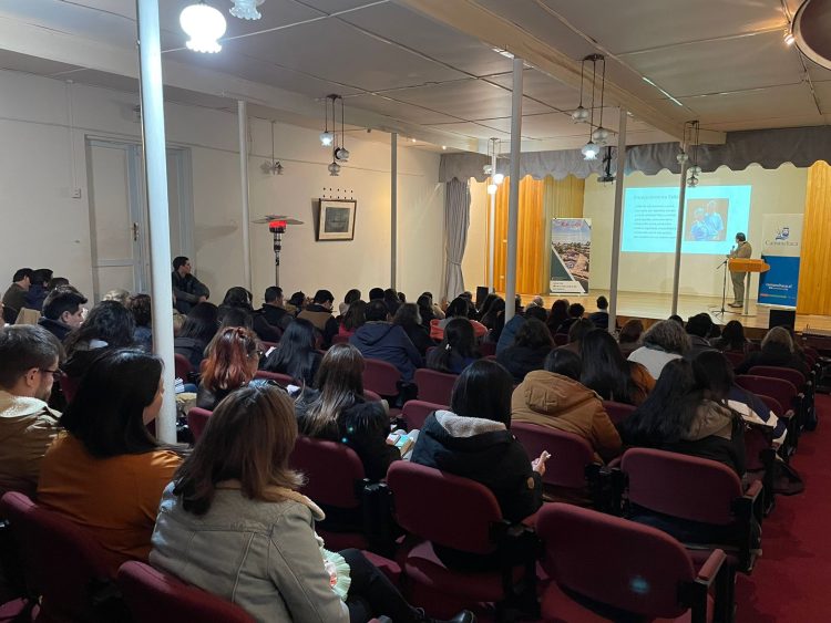 Jornada en Chonchi contó con la participación de más de un centenar de personas. Créditos Camanchaca.