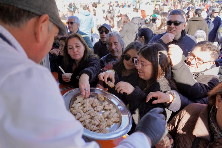 Con sabrosas degustaciones comenzó la primera versión de la “Semana del Salmón” en Puerto Mont