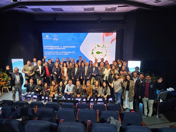 Empresas salmoneras evalúan positivamente sus avances conjuntos para enfrentar el cambio climático