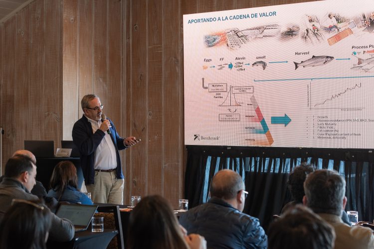 Benchmark Genetics detalla sus avances e innovaciones a salmonicultores chilenos