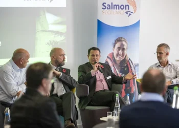 Salmon Scotland llama a simplificar regulación del sector y priorizar crecimiento