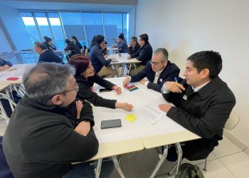 Comunidades y actores clave de Punta Arenas participan en diálogos sobre la salmonicultura del futuro