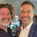 Ministro de Ministerio de Comercio, Industria y Pesca, Even Tronstad Sagebakken (a la derecha) junto con el representante de Skretting en el grupo directivo, Leif Kjetil Skjæveland