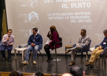 Apertura y experiencia de salmonicultores marca charla técnica sobre inteligencia artificial
