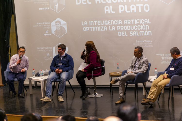 Panel de expertos integrado por Agustín Adasme, Brian Wilhelm, Gabriel Castro y Esteban Ramírez. Créditos InfoSALMON.