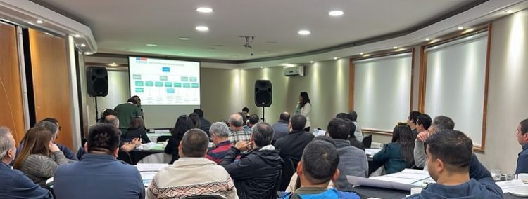 Realizan en Temuco levantamiento de propuestas para la Ley General de Acuicultura