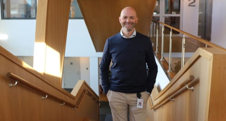 Foto:  Skretting / Ørjan Breivik, jefe de equipo NIR, Skretting, comento las ventajas del tipo de trabajo.