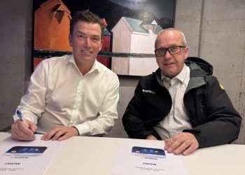 Arnt Mjøen y Tim Stone. Créditos Innovasea y Mowi.