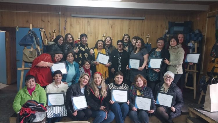Participantes de los talleres. Créditos Salmones Aysén.