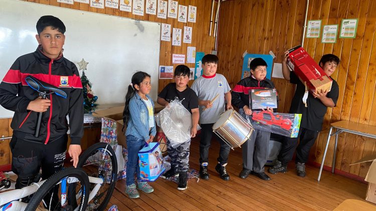 Navidad en Escuela Rural de  Caleta Inio