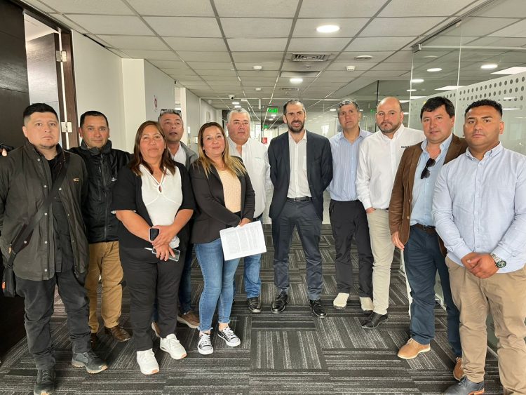 Multisindical y ministro Nicolás Grau