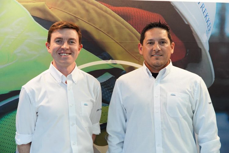De izquierda a derecha: Alan Middup, presidente de Deep Trekker  y José Albornoz, gerente general de Deep Trekker Latinoamérica. Créditos InfoSALMON.