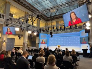 ministra de Pesca y Acuicultura, Marianne Sivertsen Næss,