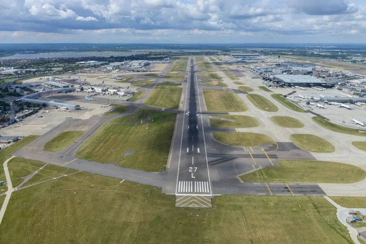 En la aproximación final a la pista sur de Londres Heathrow. Créditos Salmon Scotland,