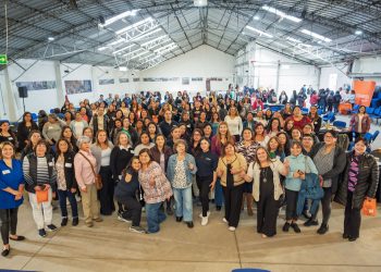 Mujeres del Mar: Encuentro inédito para impulsar su rol en las industrias salmonera y pesquera