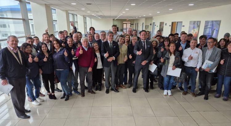 Plan Salmón a 50 años: Genera apoyo transversal y compromiso de trabajo