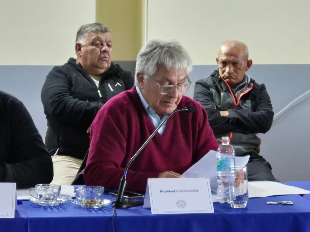 Plan Salmón a 50 años: Genera apoyo transversal y compromiso de trabajo.
