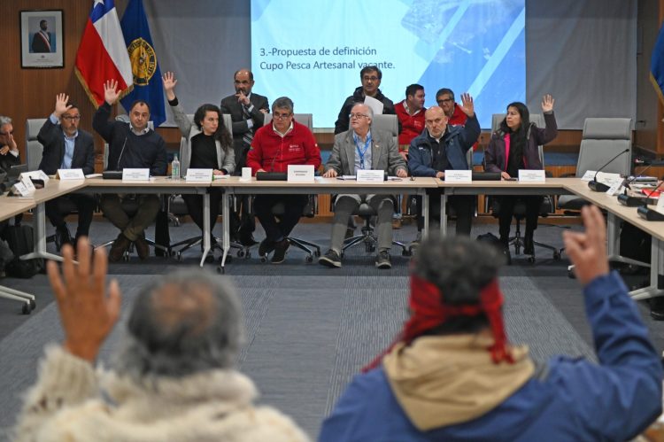 Región de Los Lagos refuerza coordinación para el uso del borde costero
