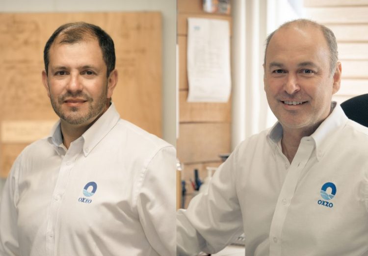 De izquierda a derecha: El gerente general de OXZO, John Marcus. y gerente comercial de OXZO, Gonzalo Boehmwald. Créditos OXZO.