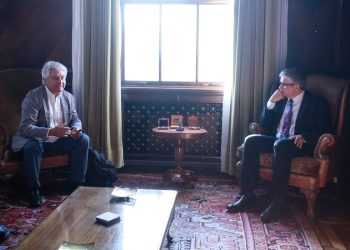 Ministro Marcel se reúne con SalmonChile para analizar las medidas arancelarias impuestas por EE.UU.