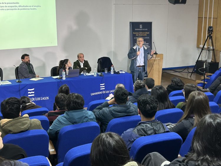 Salmonicultura en Los Lagos: Entre el desarrollo económico y las preocupaciones sociales