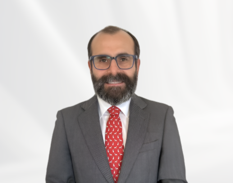 Médico veterinario y profesional de Acuiestudios, Eugenio Zamorano. Créditos Acuiestudios.