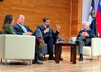 Panel de conversación sobre impacto de aranceles de EE.UU. Créditos: InfoSALMON.