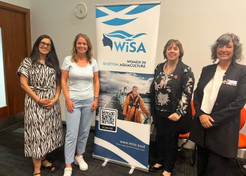 Consejo del Salmón destaca el rol de las mujeres en la salmonicultura en foro internacional en Escocia 