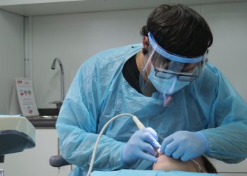 Municipalidad de Puerto Montt y AquaChile brindan más de 170 atenciones dentales en Maillen