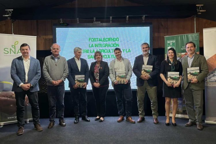 Salmonicultura y agricultura. Créditos Consejo del Salmón.