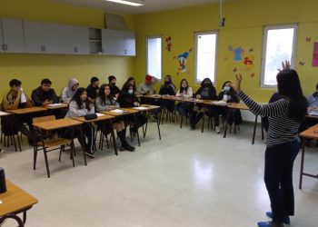 Blumar capacita a 25 estudiantes del Liceo María Behety sobre inocuidad alimentaria