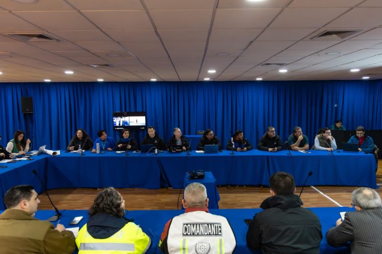 Chile en Alerta Roja por riesgo de tsunami