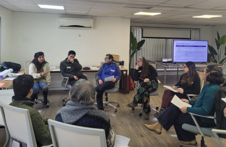 Investigadores debatieron cómo mejorar sus condiciones laborales 