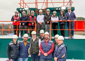 Salmones Aysén inaugura pontón para su centro Estero Bonito en Hualaihué