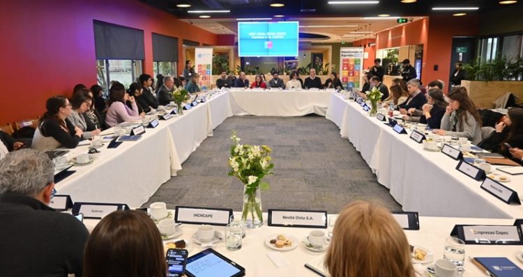 SalmonChile refuerza compromiso con la sostenibilidad en encuentro de alto nivel