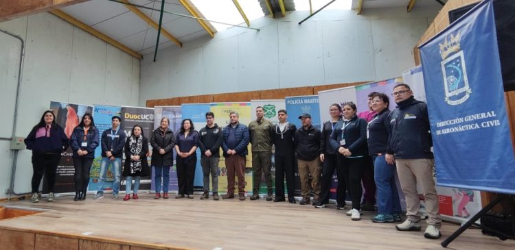 AquaChile acercó la salmonicultura a los jóvenes en la primera Feria Vocacional de Melinka