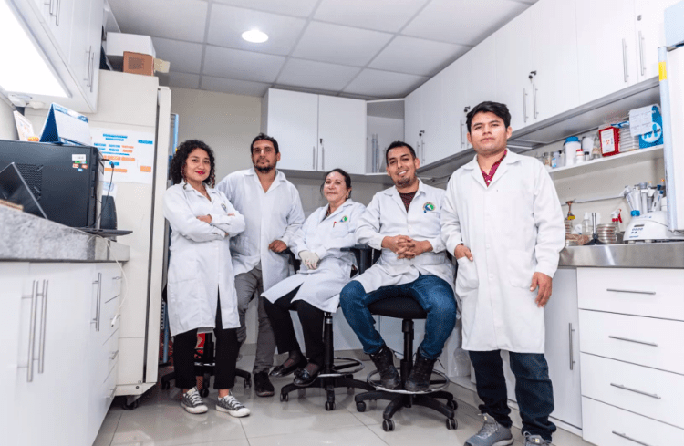 Equipo de investigación de IMARPE. Foto: IMARPE