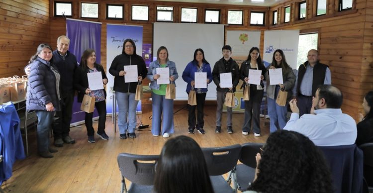 60 nuevos líderes en envejecimiento activo en Puqueldón