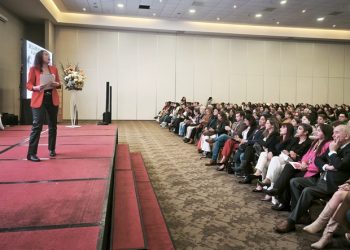 Cumbre Mil Mujeres