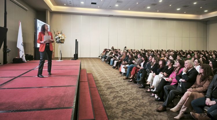 Cumbre Mil Mujeres