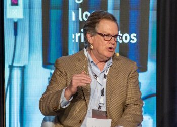 Blumar plantea hoja de ruta para fortalecer competitividad del salmón chileno en mercados internacionales