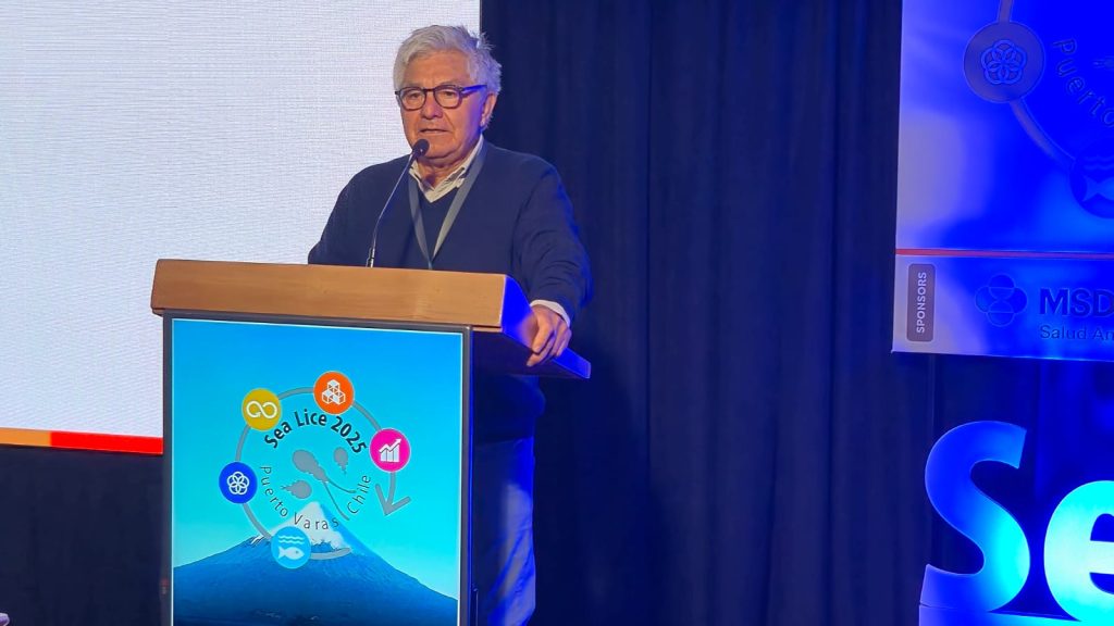 Caligus bajo la lupa: La conferencia que marcó el rumbo de la salmonicultura