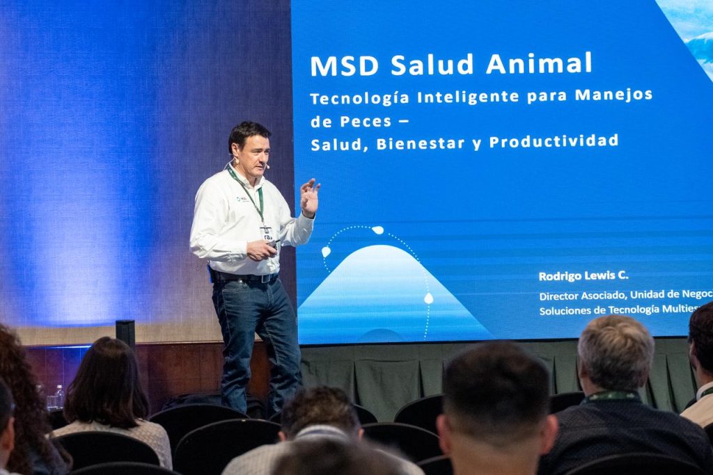Seminario RAS analiza la acuicultura del futuro en Puerto Montt